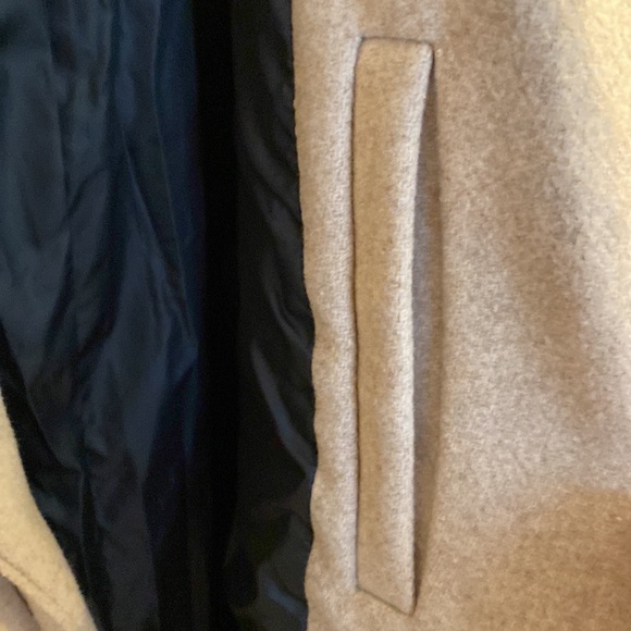 Hollister light tan topcoat medium, basically new - Picture 3 of 5